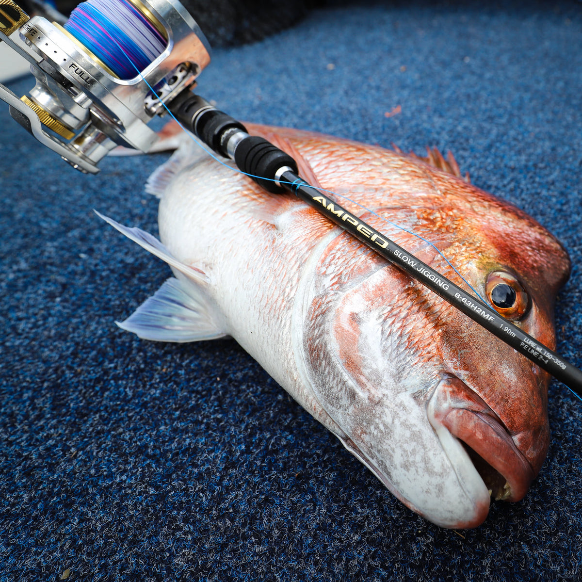 NS BLACK HOLE AMPED II S704M TRAVEL (4-PIECE) SPIN ROD