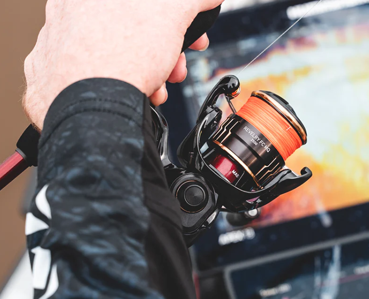 DAIWA 24 REVELRY FC MQ 2500 SPIN REEL